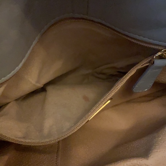 Sera Women’s Gray Quilted Leather Shoulder Bag - Picture 8 of 9